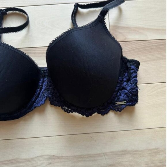 Barely worn La Vie en Rose bra in navy and black lace. - Picture 4 of 7
